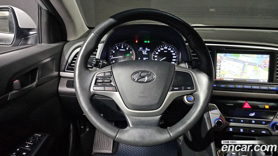 Hyundai AVANTE 2016