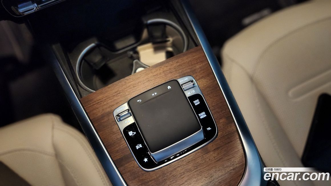 Mercedes-Benz G-Class 2025