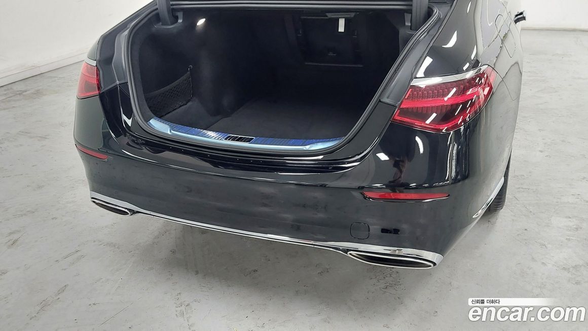 Mercedes-Benz S-Class 2026