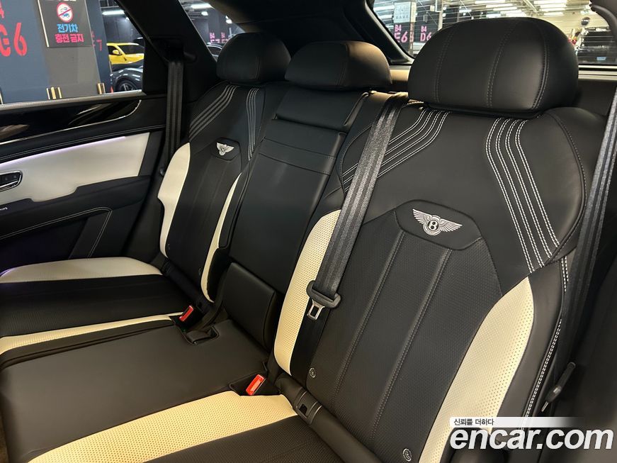 Bentley Bentayga 2023