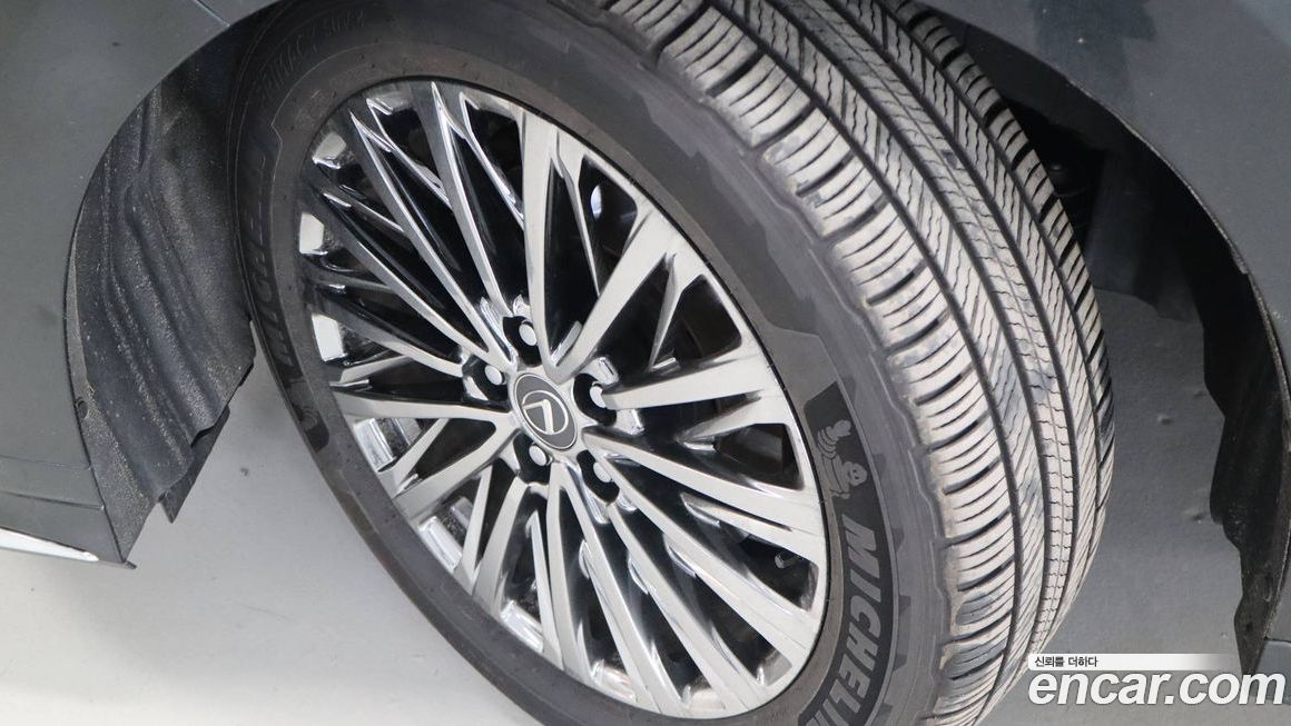 Lexus LM 2025