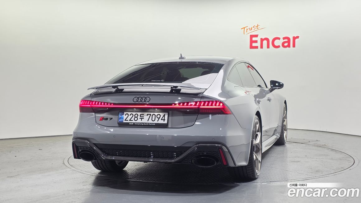 Audi RS7 2025