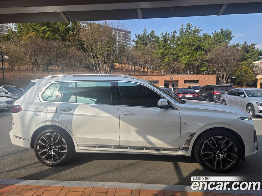 BMW X7 2025