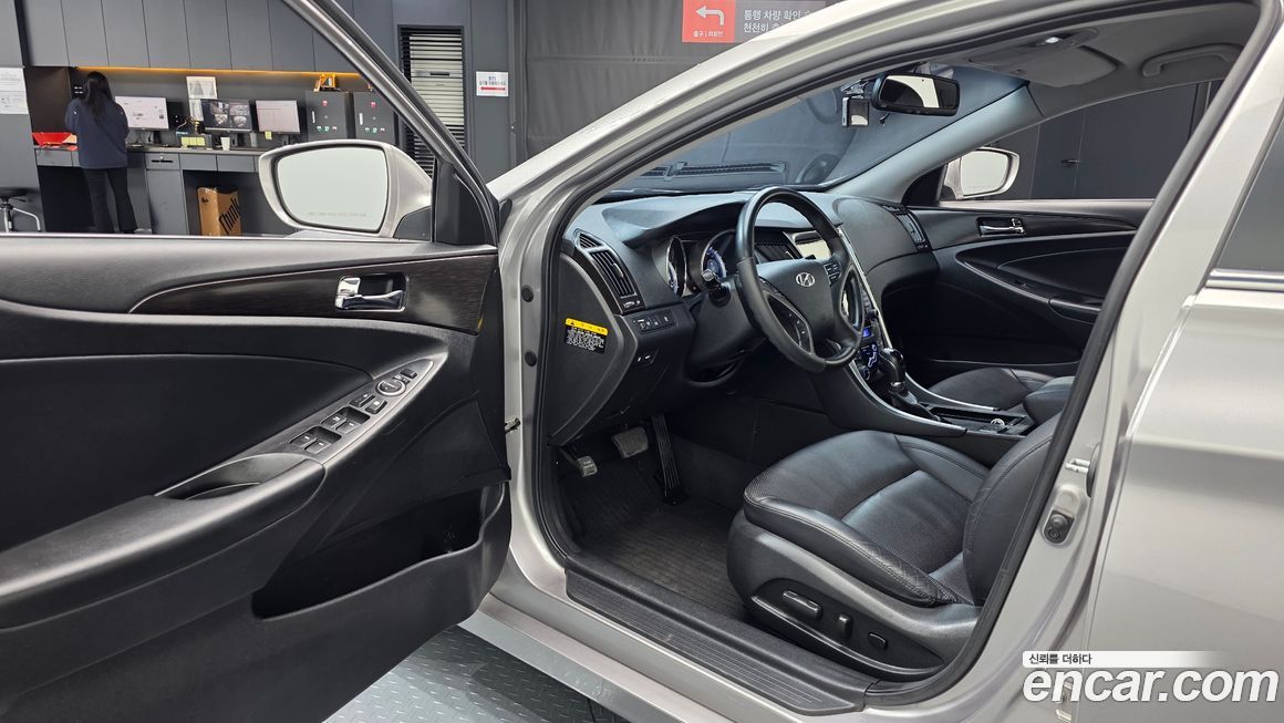 Hyundai Sonata 2012