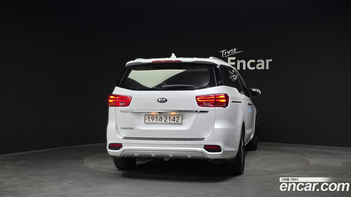 Kia Canival 2019