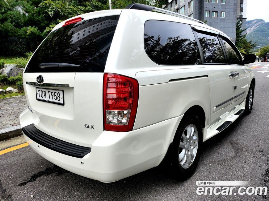 Kia Canival 2011
