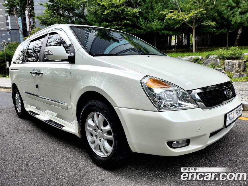Kia Canival 2011