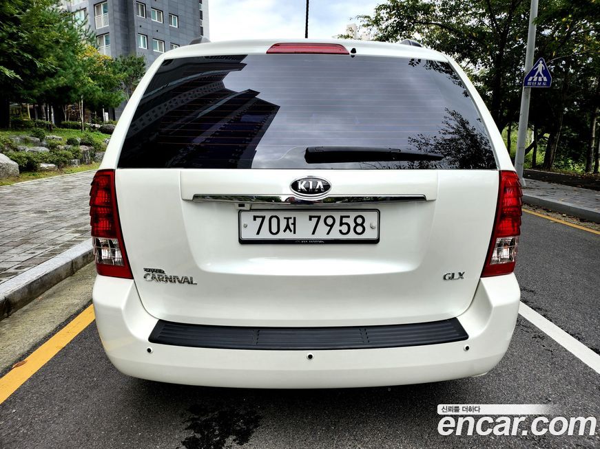 Kia Canival 2011