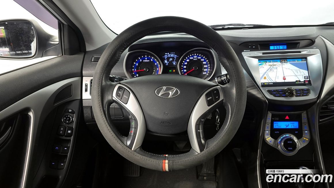 Hyundai AVANTE 2012