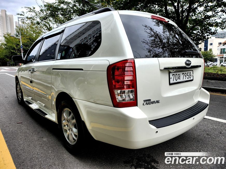 Kia Canival 2011