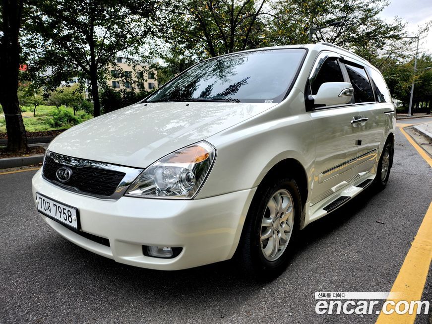 Kia Canival 2011