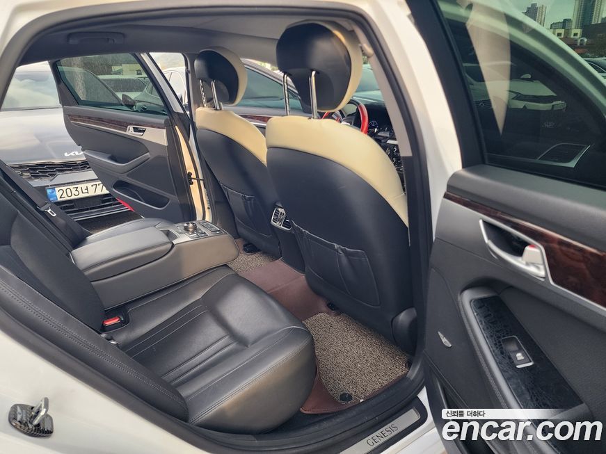 Hyundai Genesis 2016