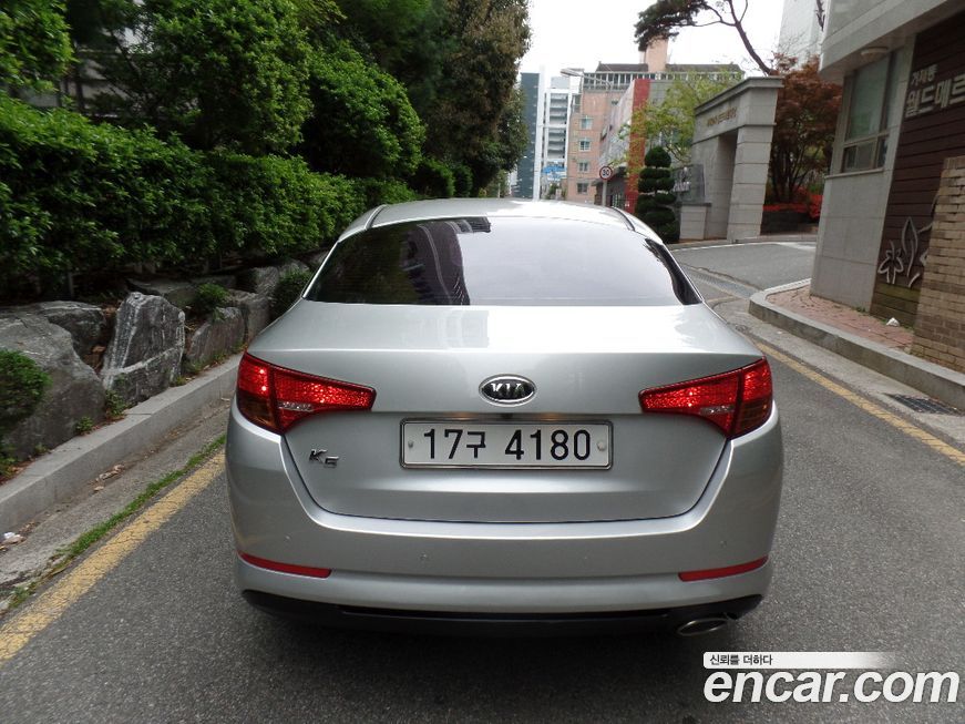 Kia K5 2011