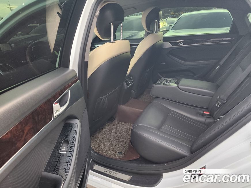 Hyundai Genesis 2016