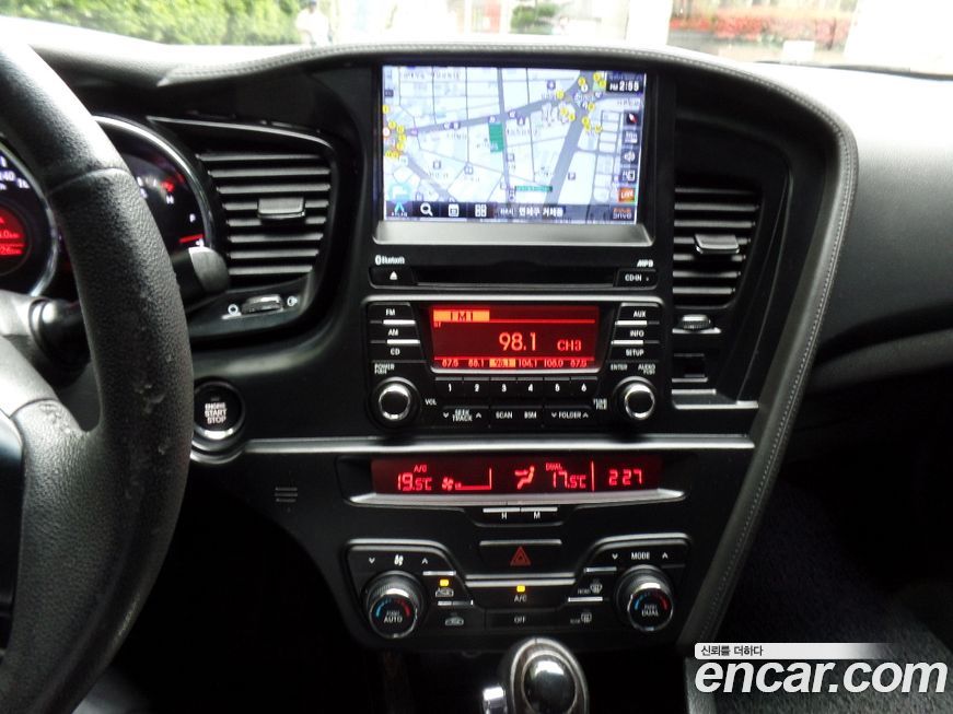 Kia K5 2011