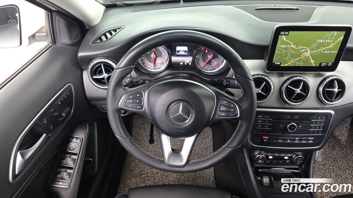 Mercedes-Benz GLA-Class 2016