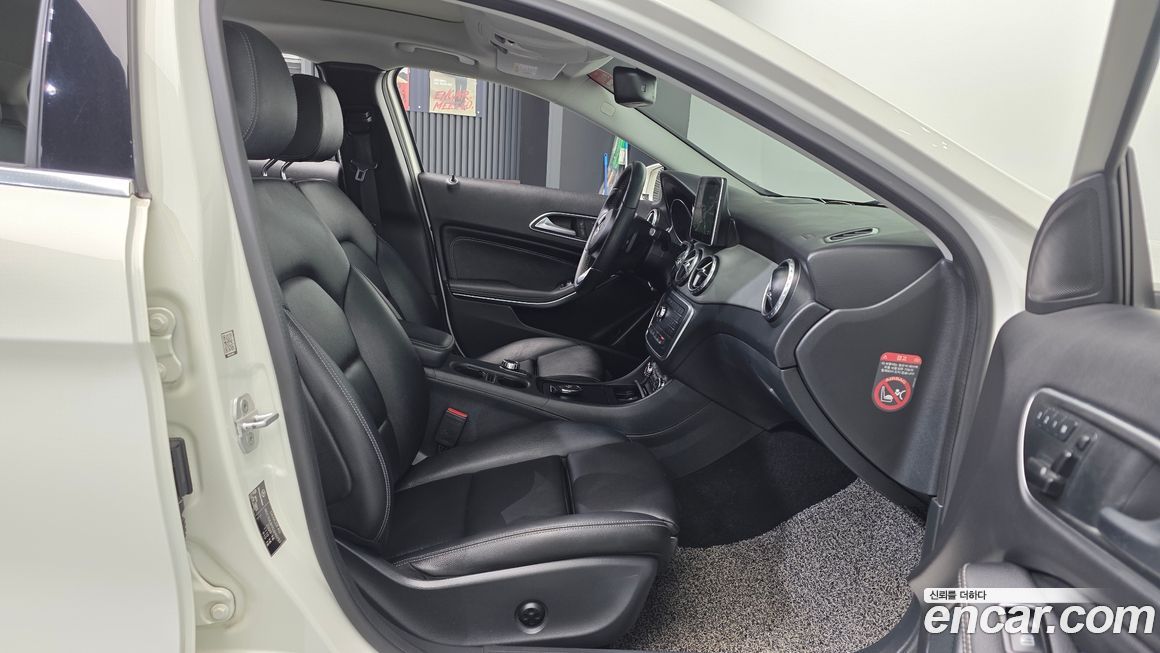 Mercedes-Benz GLA-Class 2016