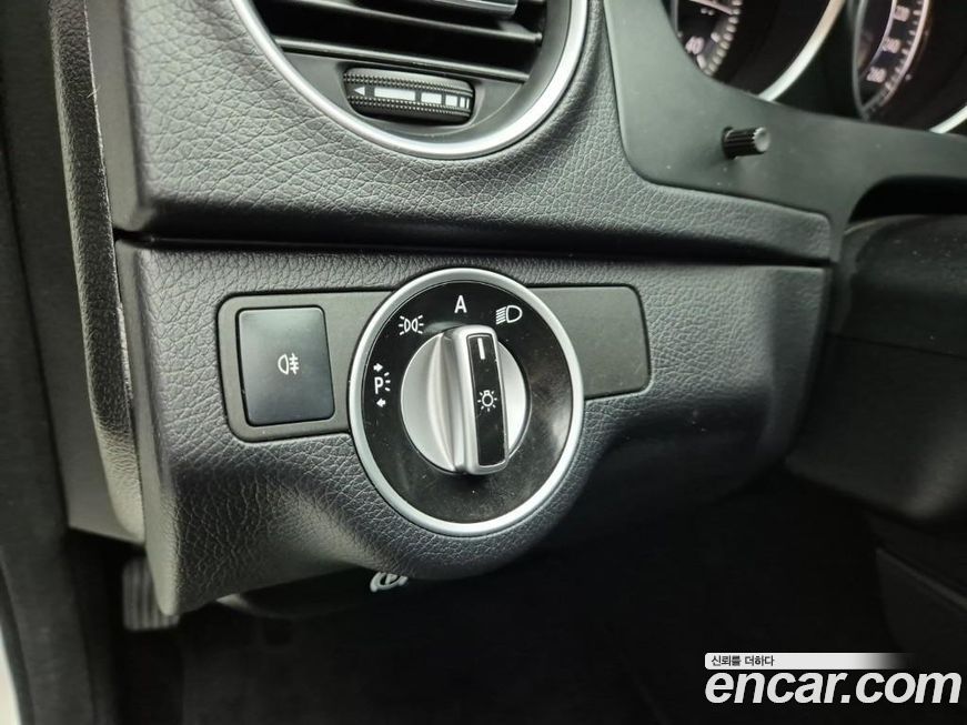 Mercedes-Benz C-Class 2012
