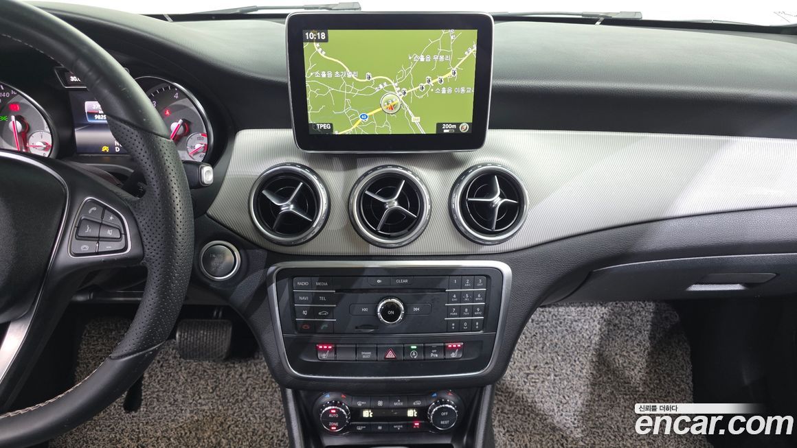 Mercedes-Benz GLA-Class 2016