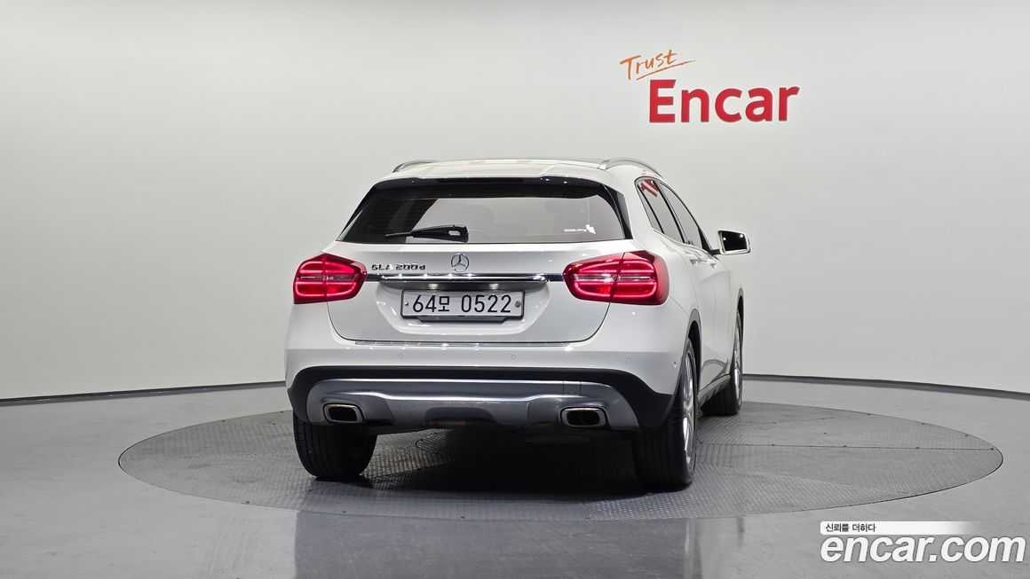 Mercedes-Benz GLA-Class 2016