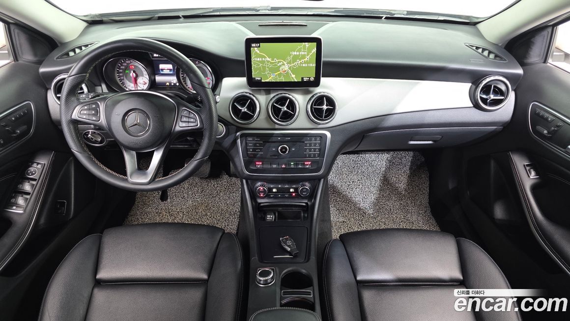 Mercedes-Benz GLA-Class 2016