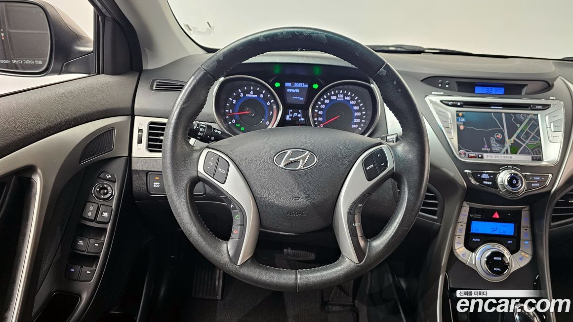 Hyundai AVANTE 2012