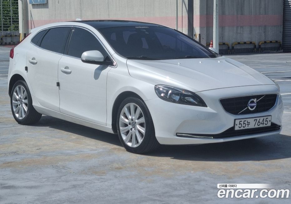 Volvo V40 2015