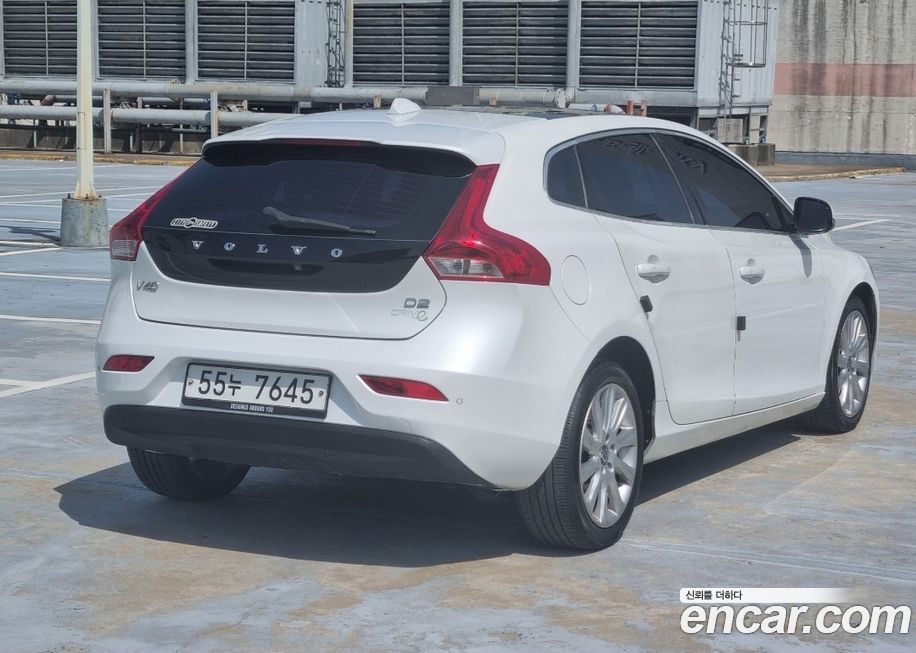 Volvo V40 2015