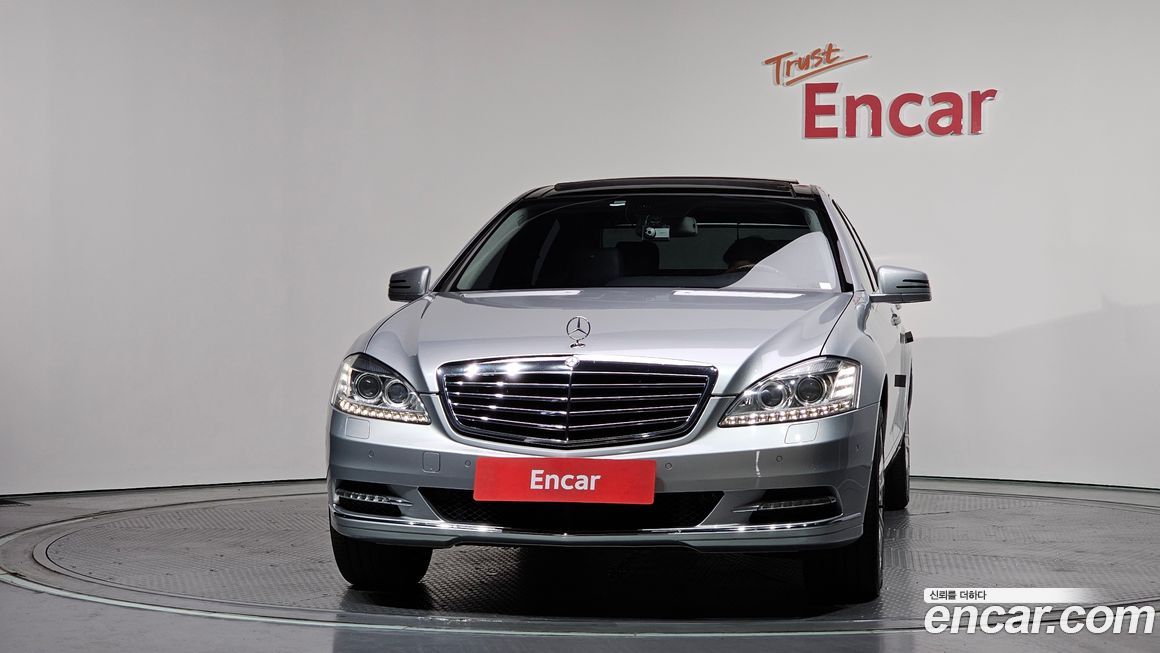 Mercedes-Benz S-Class 2010