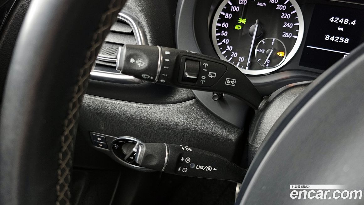 Infiniti Q30 2017