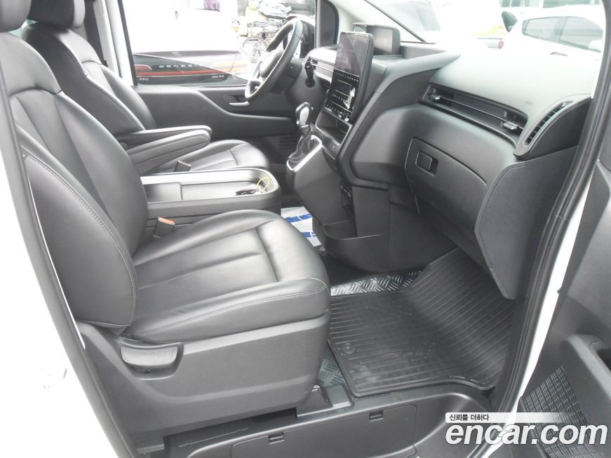 Hyundai Staria 2023