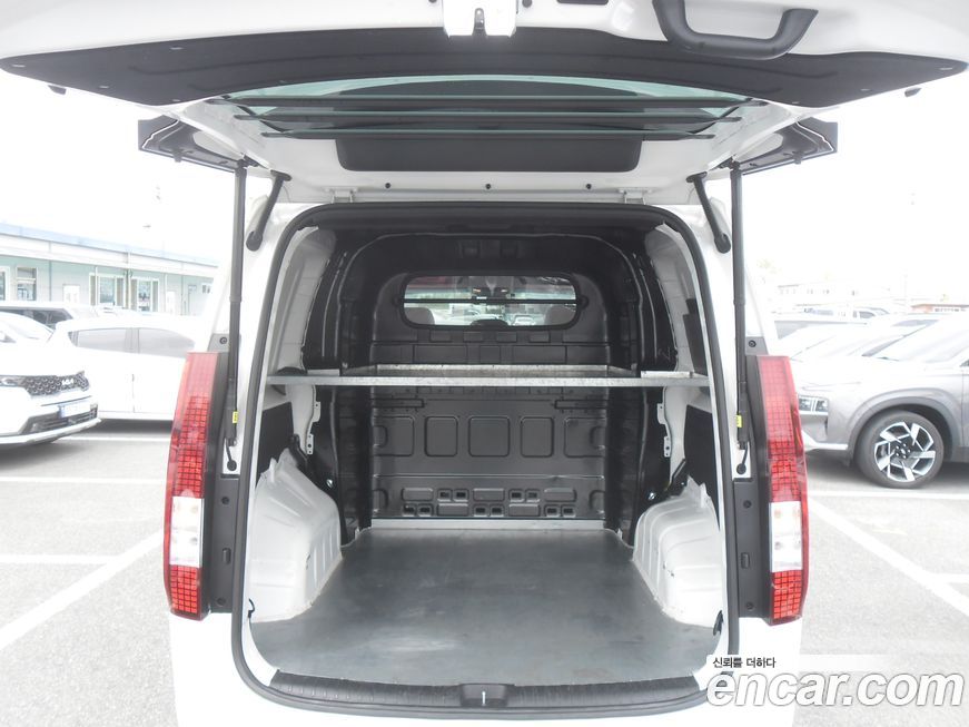 Hyundai Staria 2023