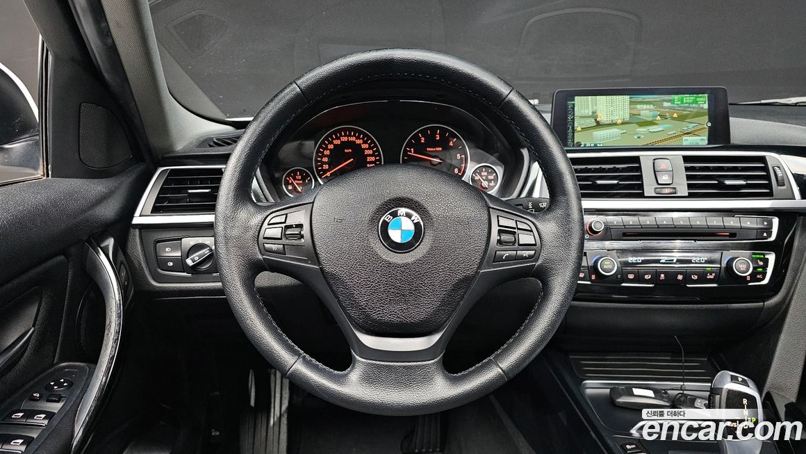 BMW 3-Series 2016