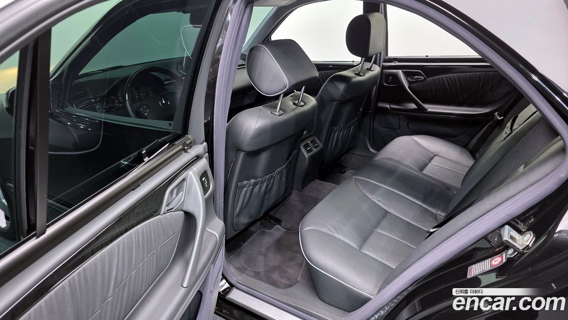 Mercedes-Benz E-Class 2002