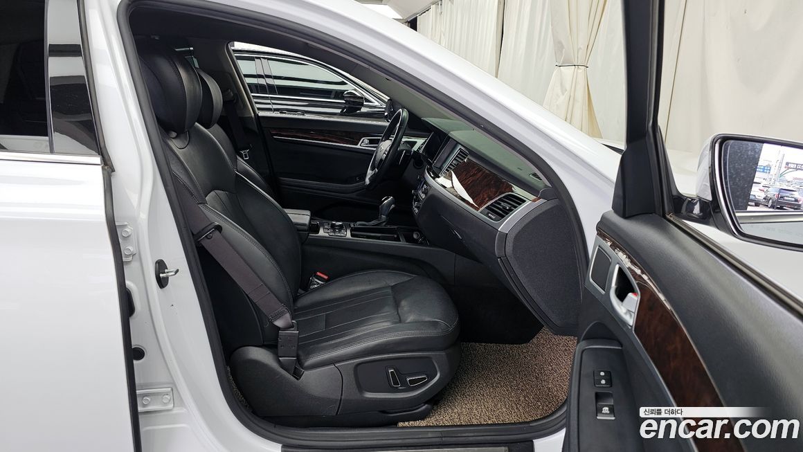 Hyundai Genesis 2015