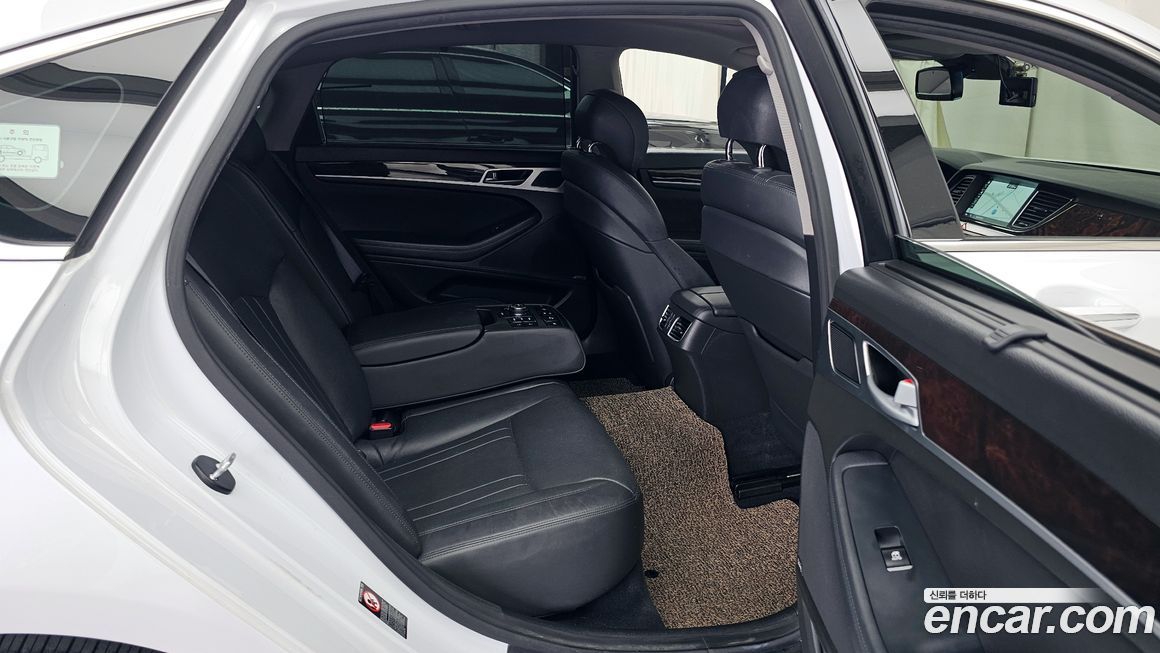 Hyundai Genesis 2015