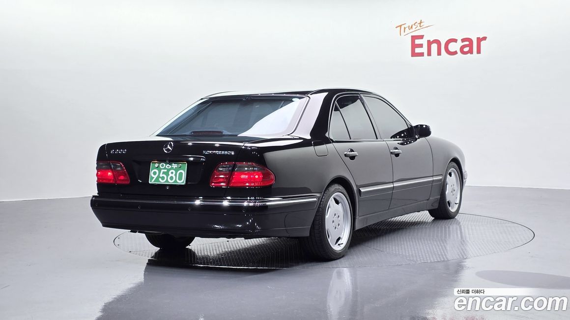 Mercedes-Benz E-Class 2002