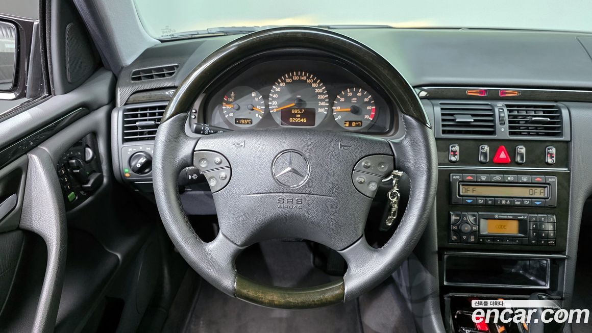 Mercedes-Benz E-Class 2002
