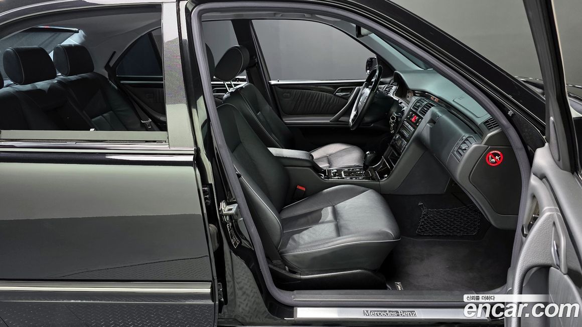 Mercedes-Benz E-Class 2002