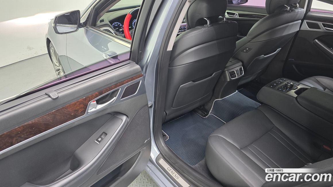 Hyundai Genesis 2016