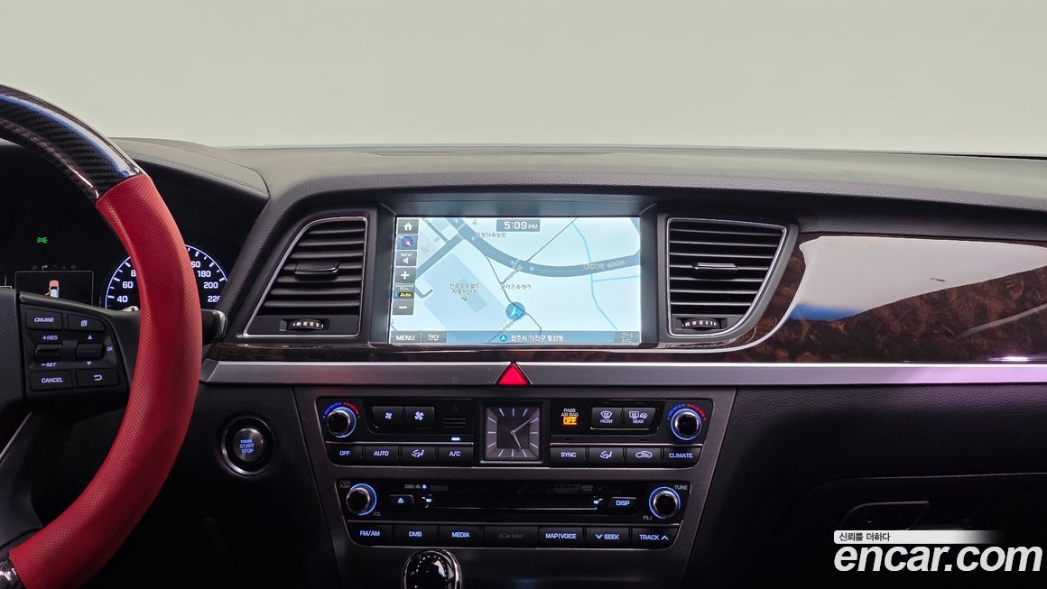 Hyundai Genesis 2016