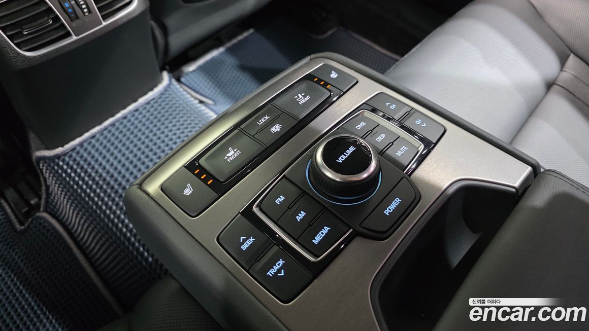 Hyundai Genesis 2016