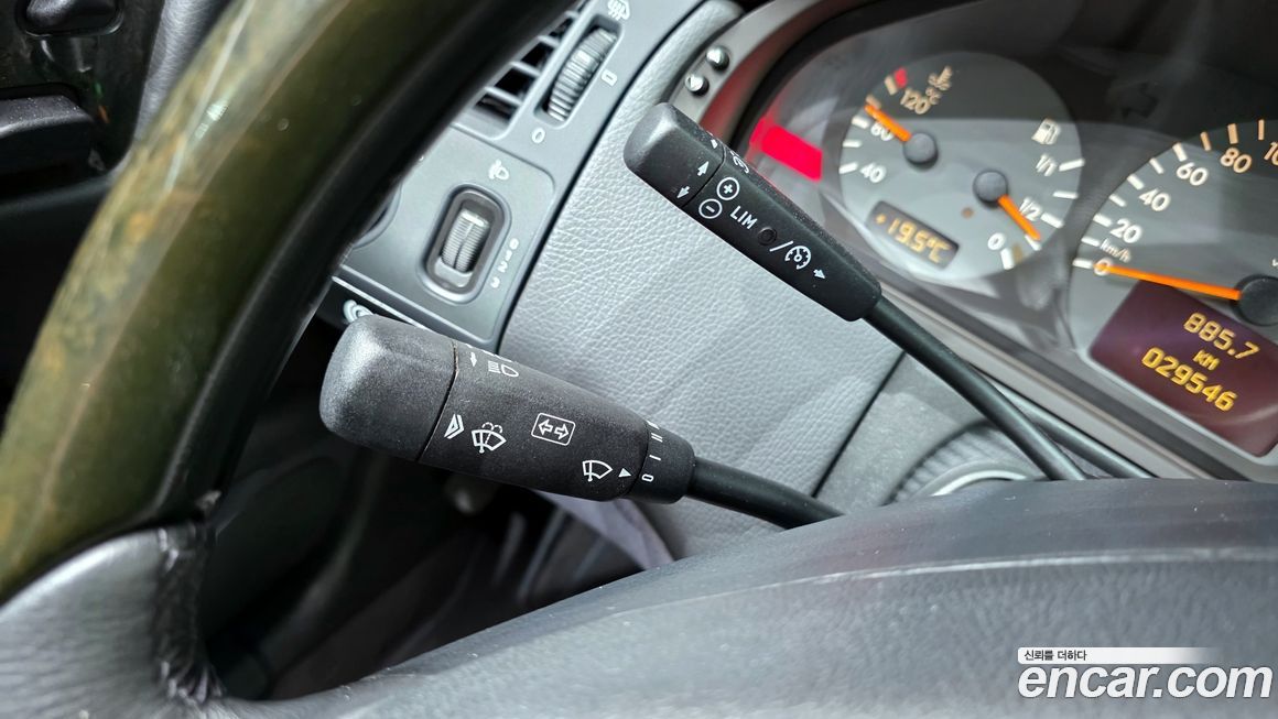Mercedes-Benz E-Class 2002