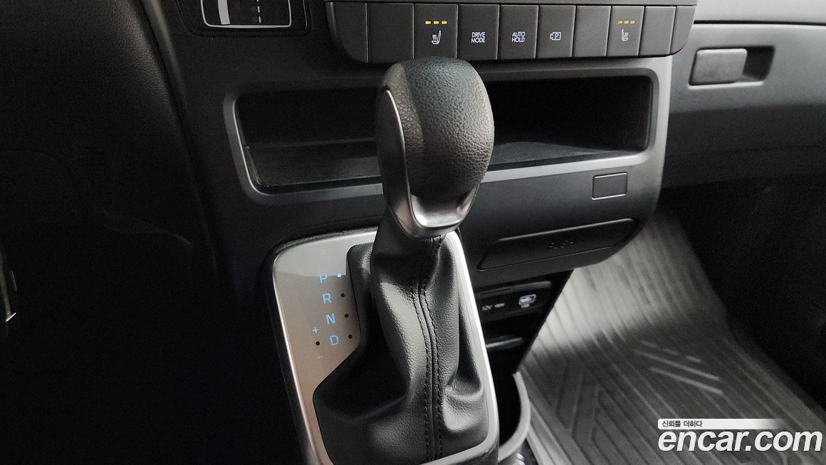 Hyundai Staria 2025