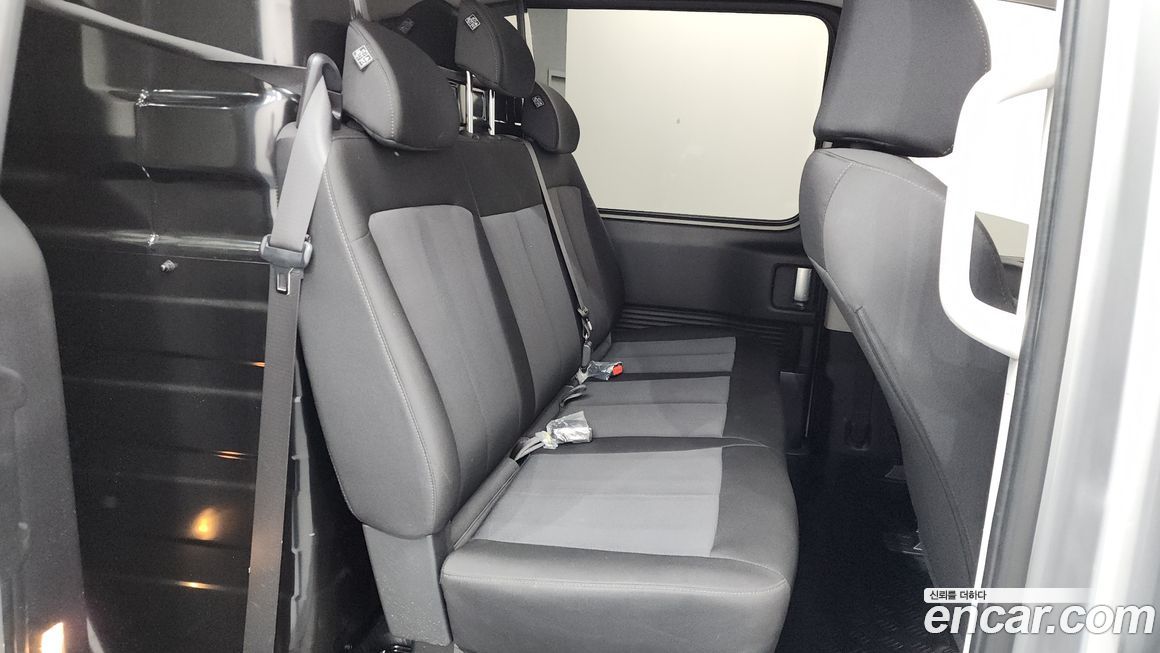 Hyundai Staria 2025