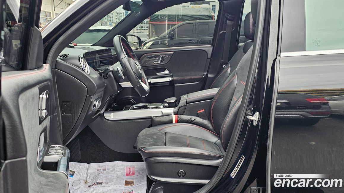 Mercedes-Benz GLB-Class 2021