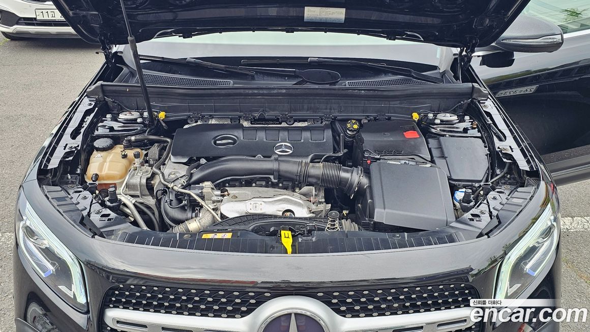 Mercedes-Benz GLB-Class 2021