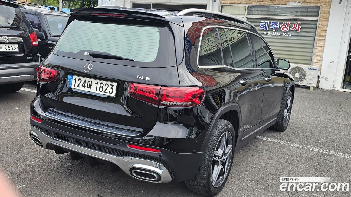 Mercedes-Benz GLB-Class 2021