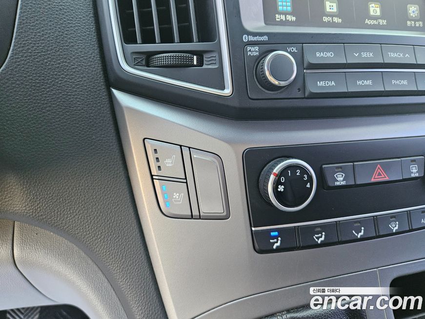 Hyundai Starex 2021