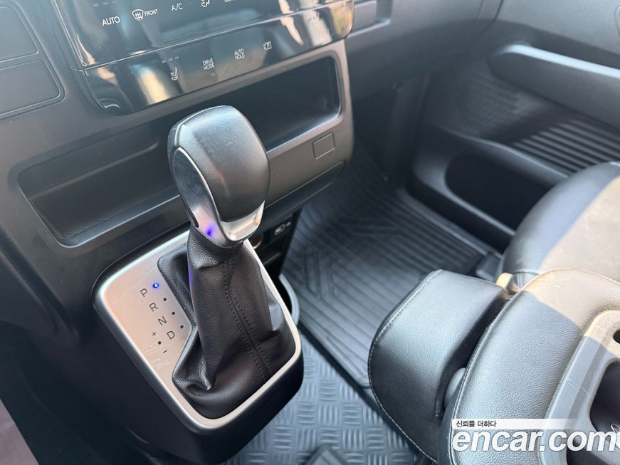 Hyundai Staria 2022